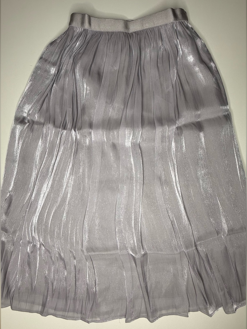 NWT Women’s Shimmery Pleated Midi Skirt in Silver - 206-208